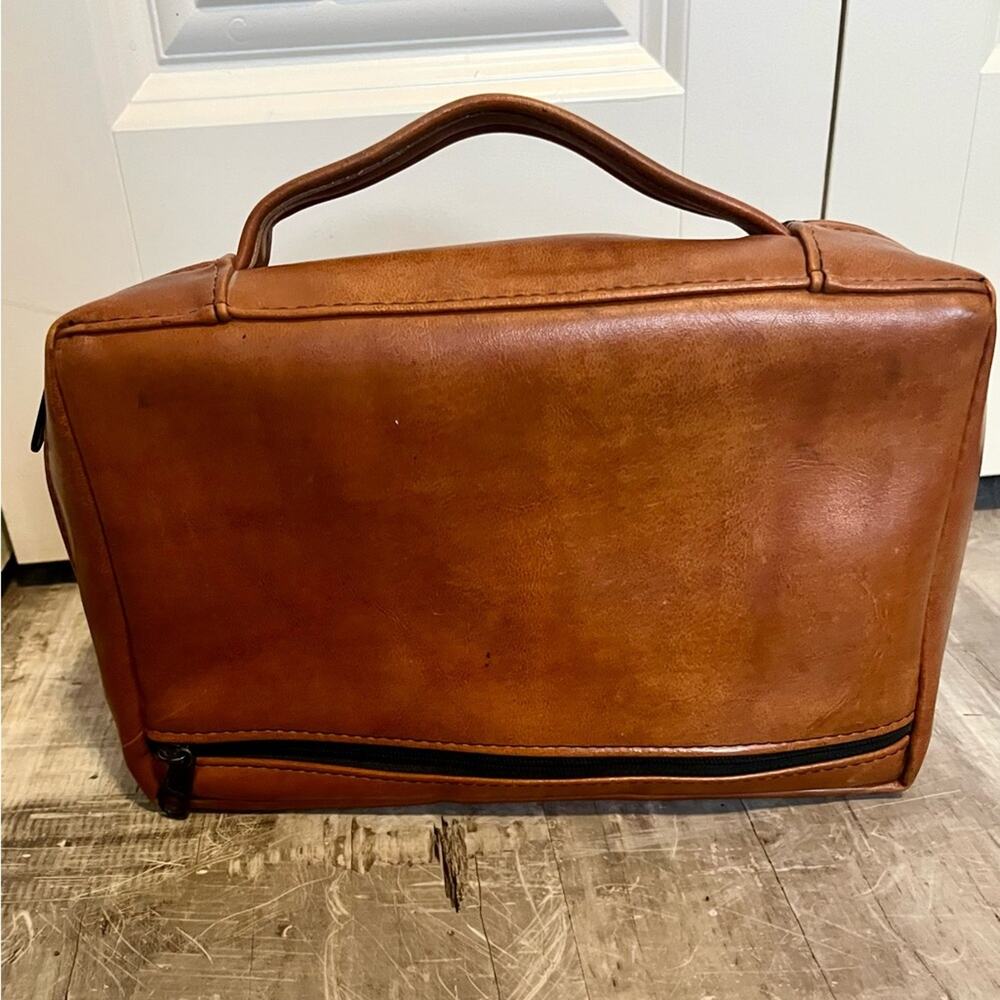 Vintage Brown Leather Men's Toiletry Bag - Picture 2 of 6